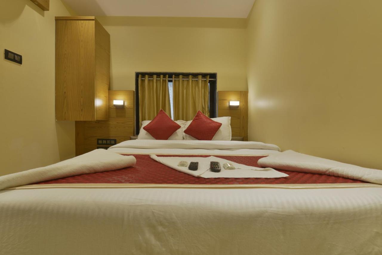 Hotel Residency Park Mumbai Bagian luar foto