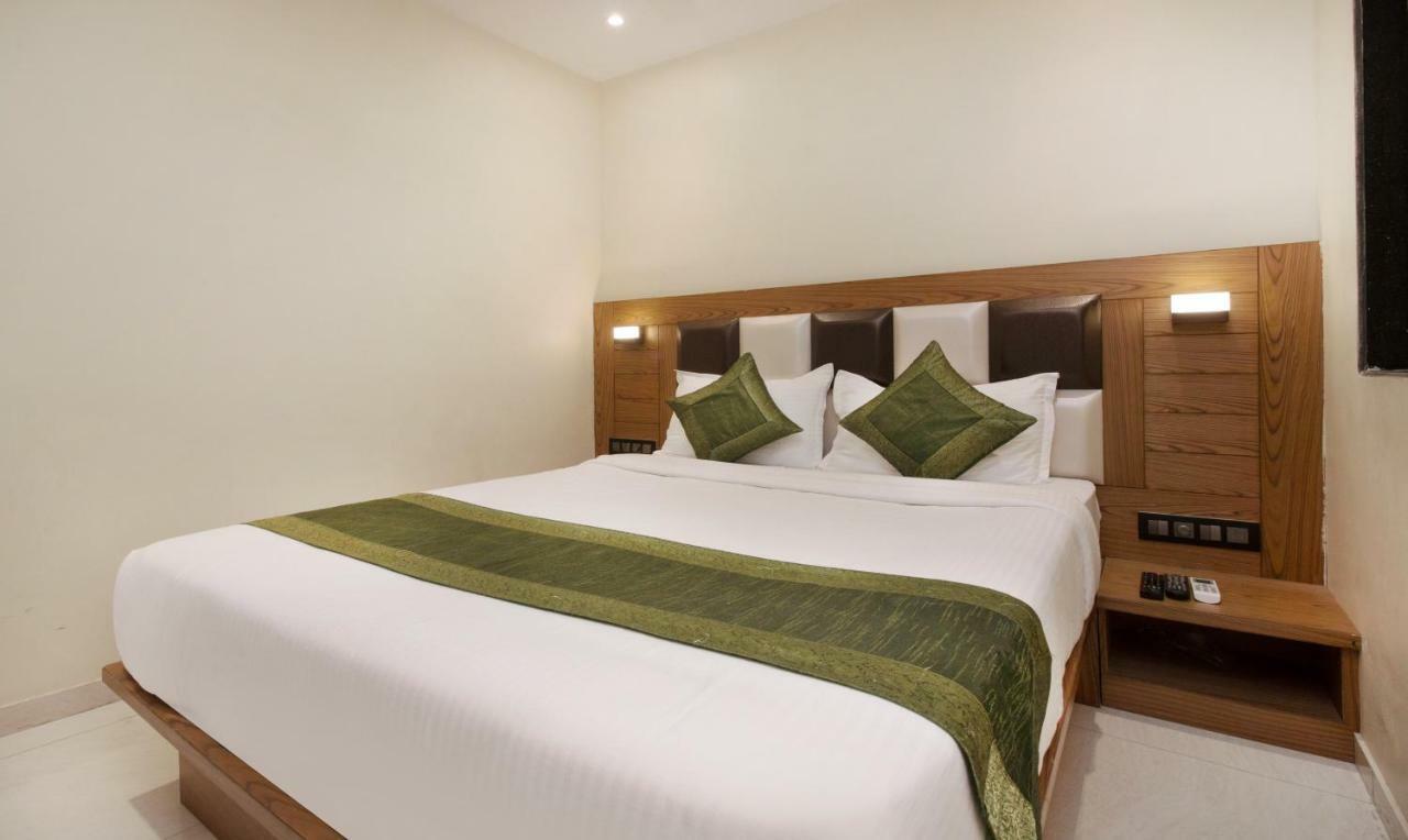 Hotel Residency Park Mumbai Bagian luar foto