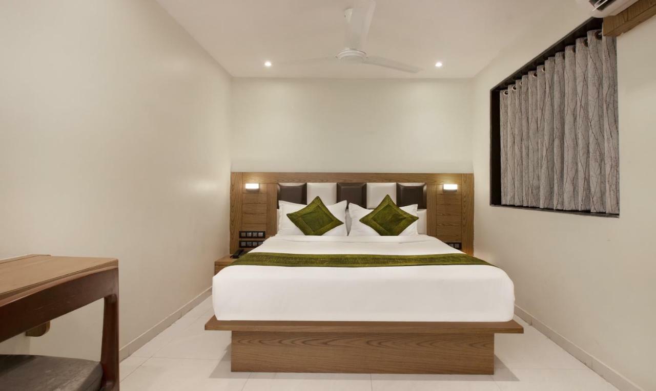 Hotel Residency Park Mumbai Bagian luar foto