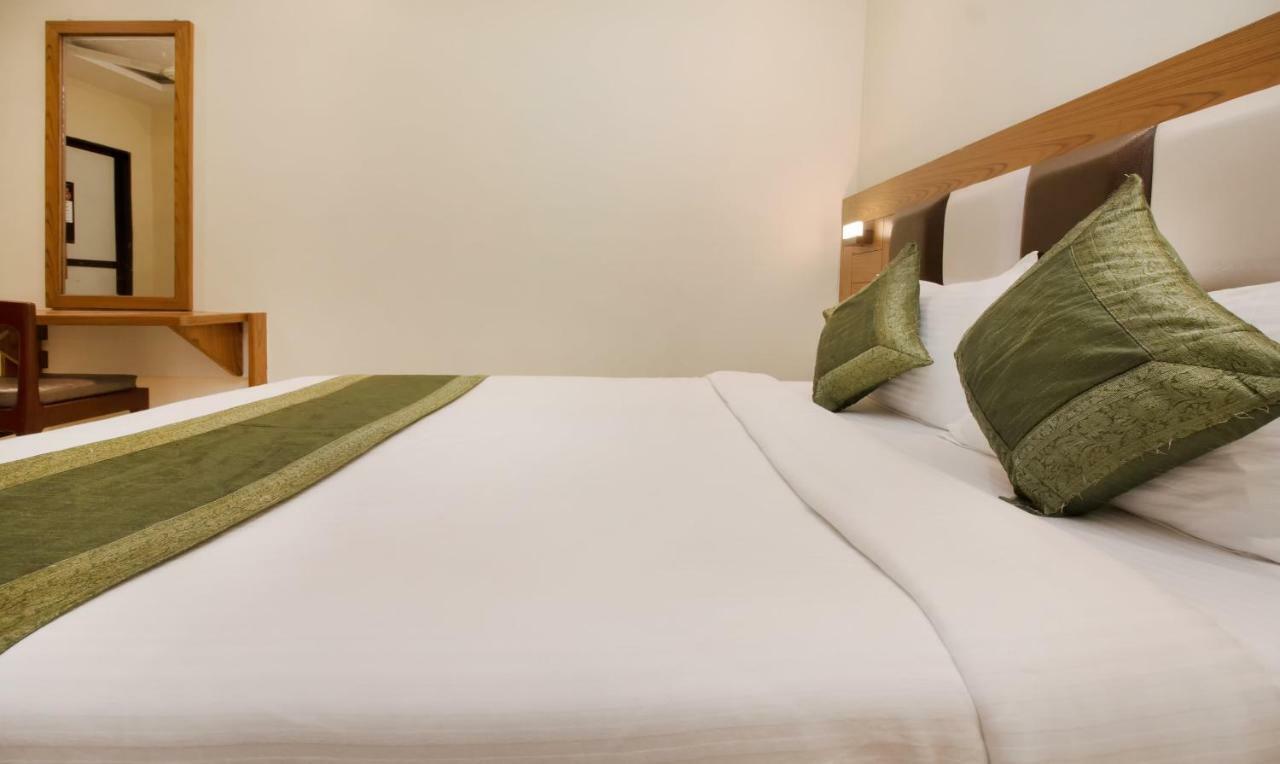 Hotel Residency Park Mumbai Bagian luar foto