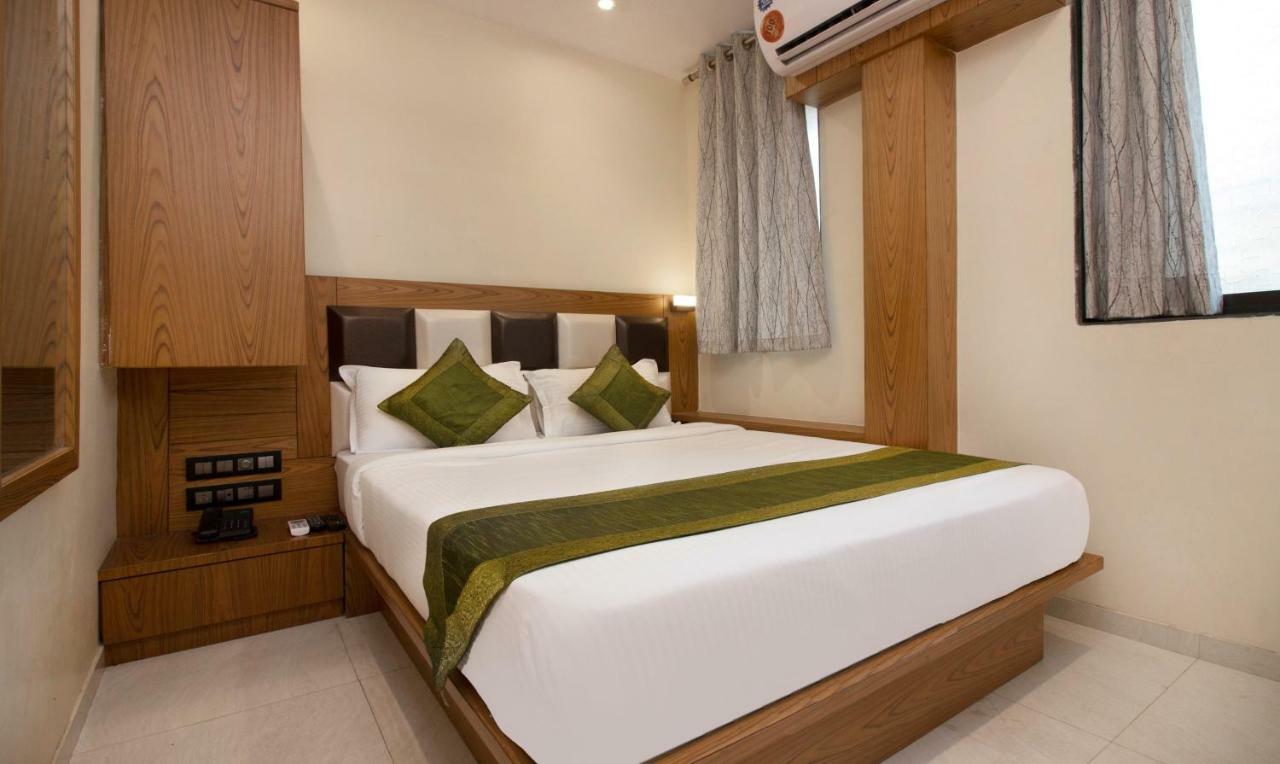 Hotel Residency Park Mumbai Bagian luar foto