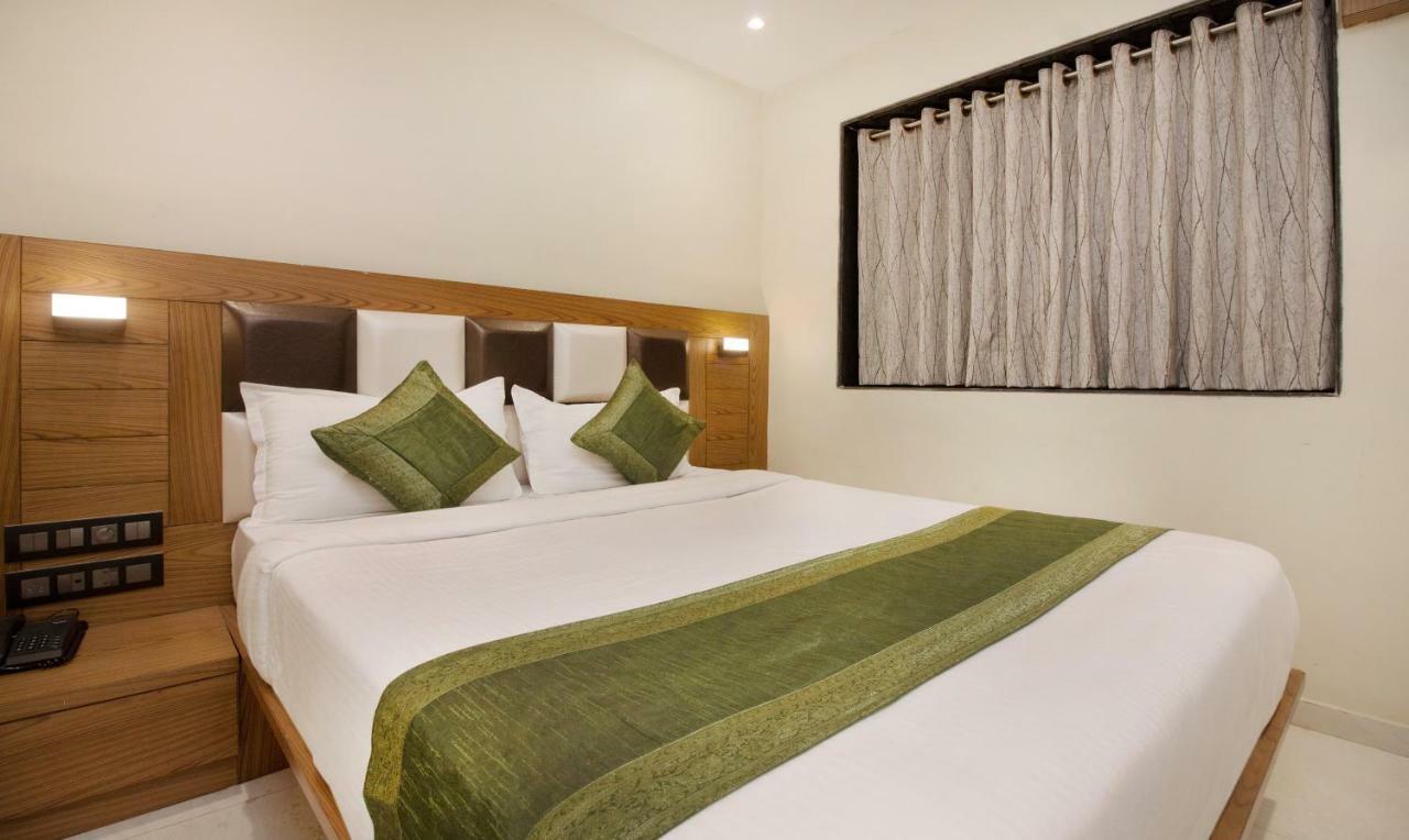 Hotel Residency Park Mumbai Bagian luar foto