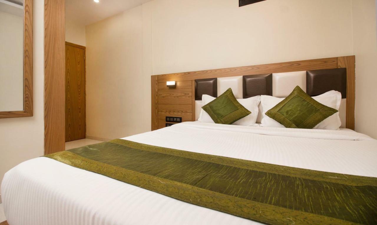 Hotel Residency Park Mumbai Bagian luar foto