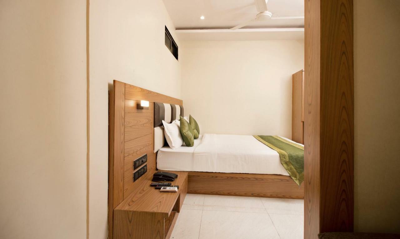 Hotel Residency Park Mumbai Bagian luar foto