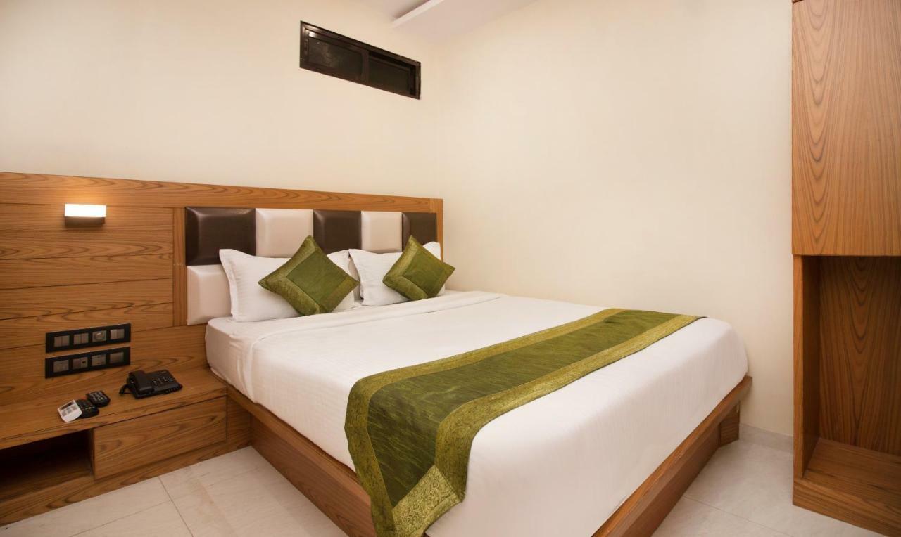 Hotel Residency Park Mumbai Bagian luar foto